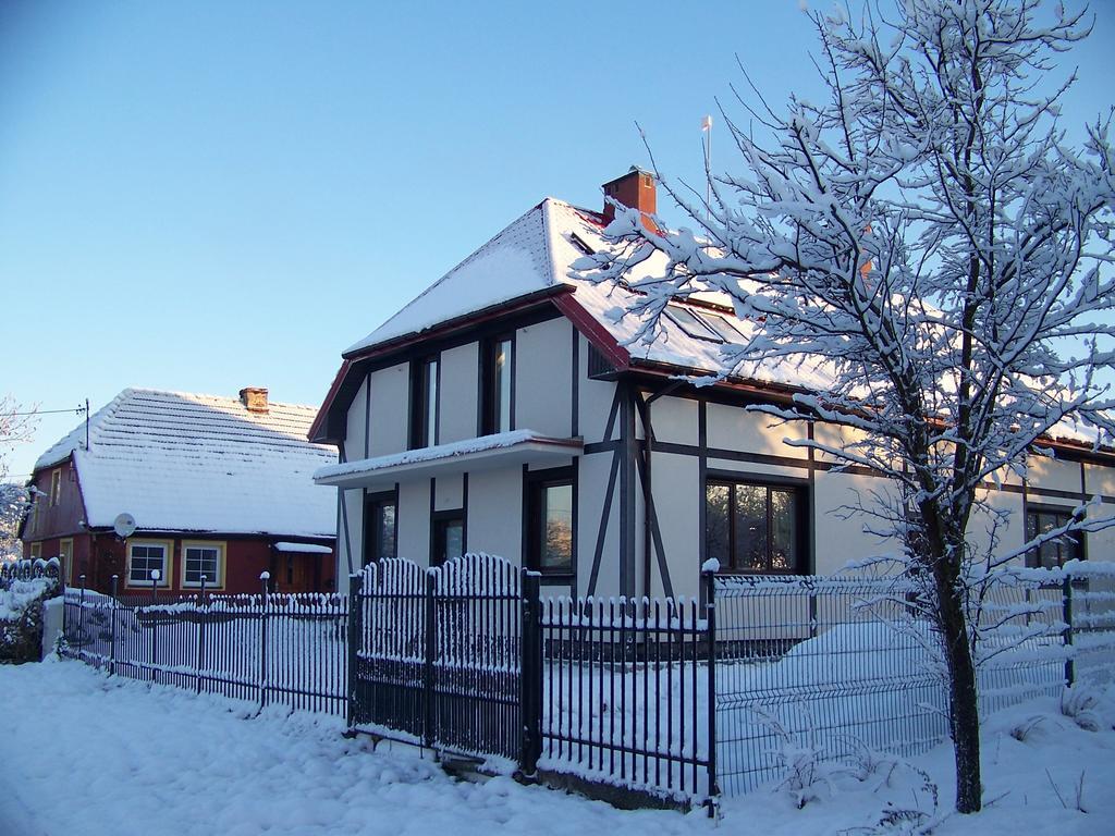 Agroturystyka W Jabloniowym Sadzie Jezyce Exterior foto